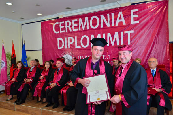 Ceremonia e diplomimit për vitin akademik 2011 - 2012