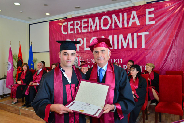 Ceremonia e diplomimit për vitin akademik 2011 - 2012