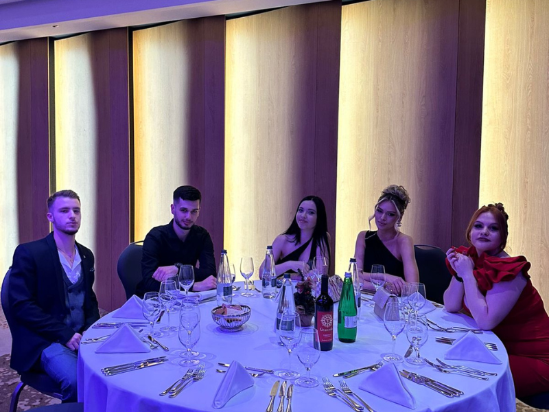 Studentët Barletas në ballon e fundvitit