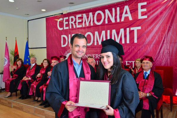 Ceremonia e diplomimit për vitin akademik 2011 - 2012