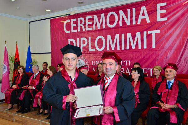 Ceremonia e diplomimit për vitin akademik 2011 - 2012