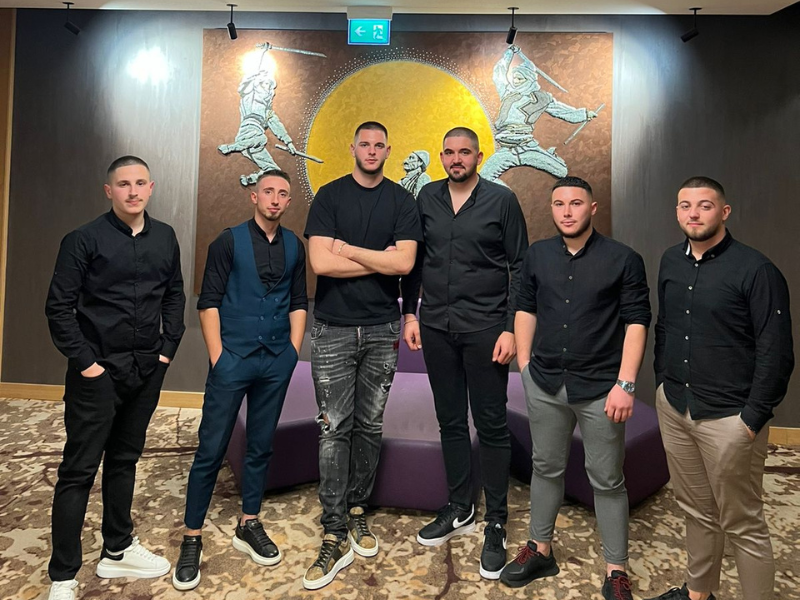 Studentët Barletas në ballon e fundvitit