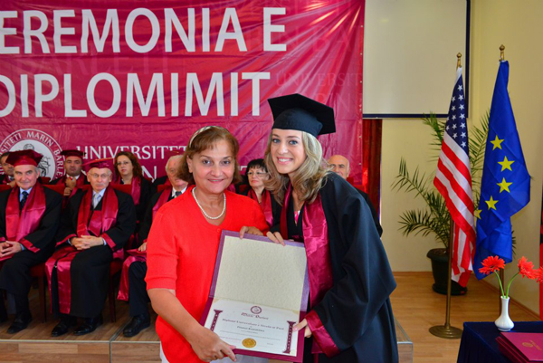 Ceremonia e diplomimit për vitin akademik 2011 - 2012