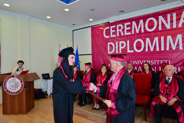 Ceremonia e diplomimit për vitin akademik 2011 - 2012