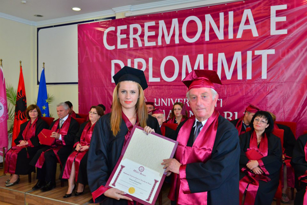 Ceremonia e diplomimit për vitin akademik 2011 - 2012