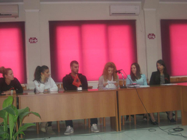 Forum studentor me teme: "Shteti në këndvështrimin e klasikëve dhe 100 vjetori i pavarësisë së shtetit shqiptar"