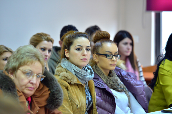 Forum i hapur me studentët e Universitetit "Barleti" për median online.