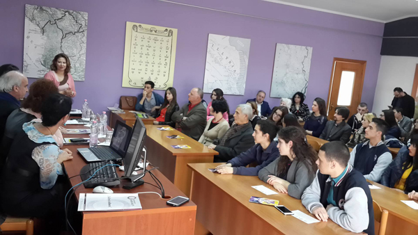 Promovimi i librit të parë me vizatime Manga" në "Universiteti Barleti"