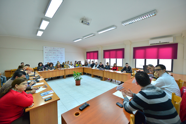 Forum i hapur me studentët e Universitetit "Barleti" për median online.