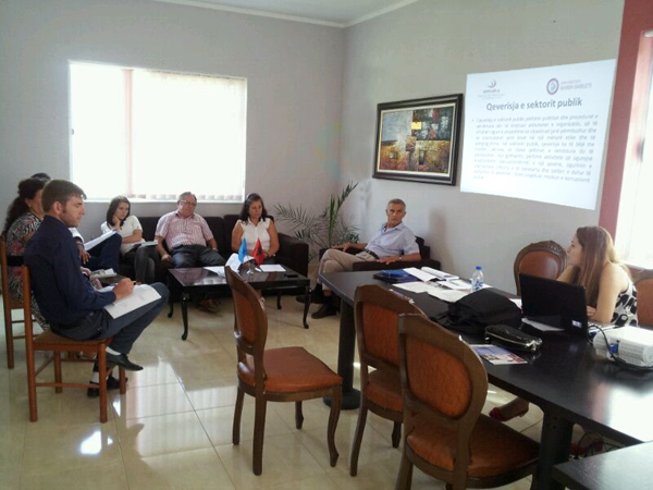 Mbyllja e fazës së trajnimeve të projektit "Soft Skills përtej njohurive akademike: Trajnimi i pushtetit lokal për përmirësimin e cilësisë së qeverisjes vendore"