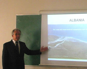 Profesori Luis Felipe Hax Niencheski viziton Universitetin Barleti