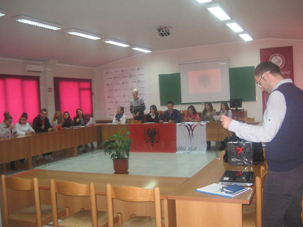 Forum studentor me teme: "Shteti në këndvështrimin e klasikëve dhe 100 vjetori i pavarësisë së shtetit shqiptar"