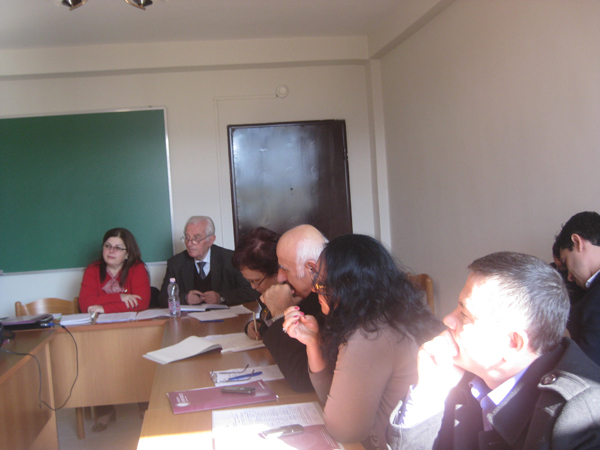 Tryezë e rrumbullakët nga Fakulteti i Ekonomisë dhe Financës në Universitetin "Barleti".