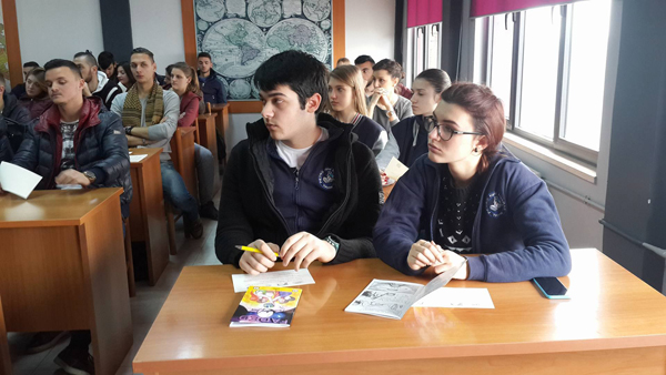 Promovimi i librit të parë me vizatime Manga" në "Universiteti Barleti"