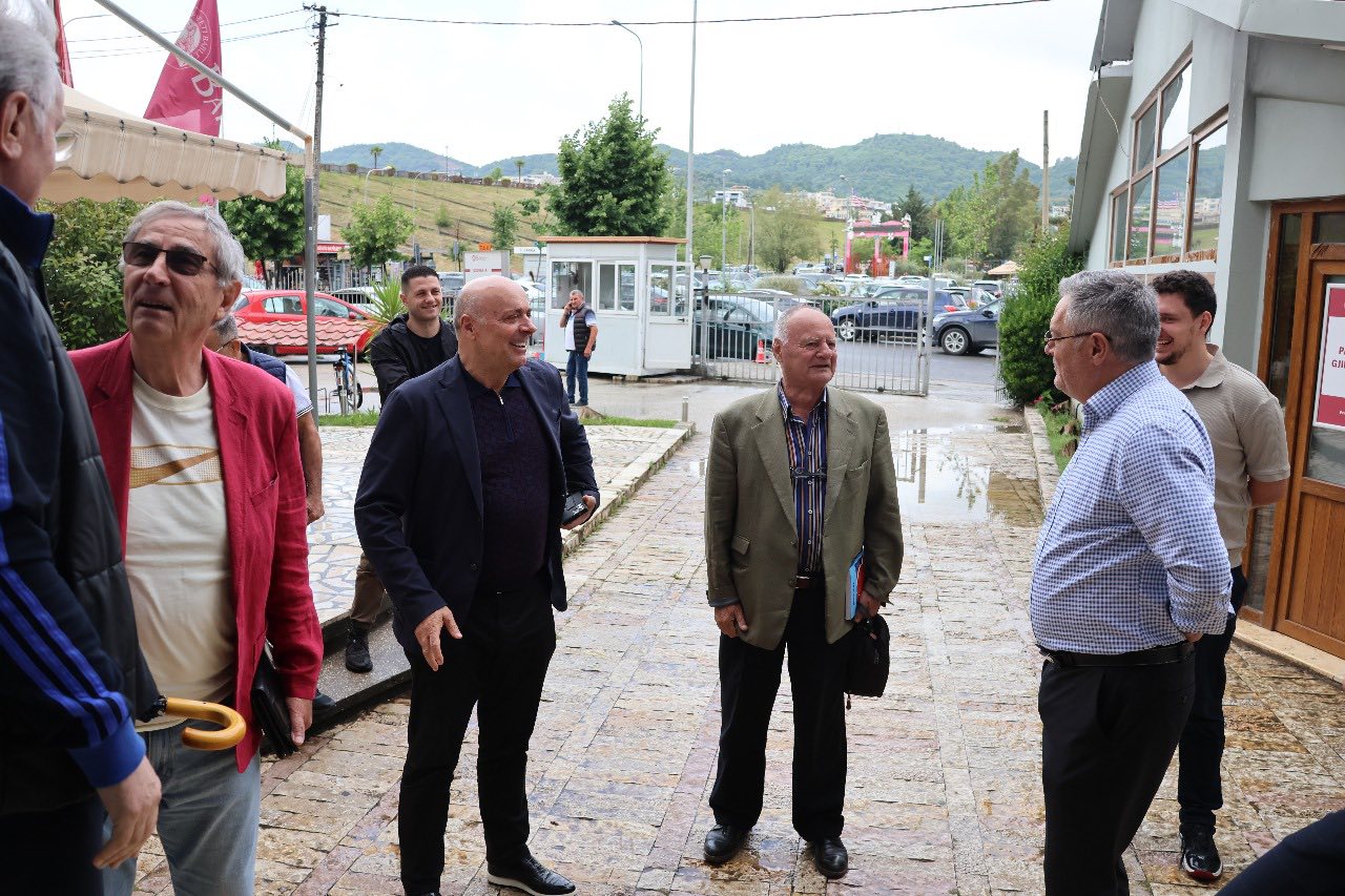 Presidenti i Federatës Shqiptare të Basketbollit, z. Avni Ponari, zhvilloi një vizitë në Universitetin Barleti, ku u prit nga prorektori, z. Artan Shytaj.