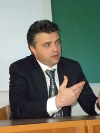 Kryetari i KQZ në UB