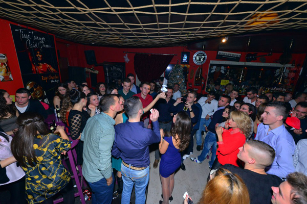 Disa momente nga Apocalyps Party, foto kujtime nga studentët e UB-së