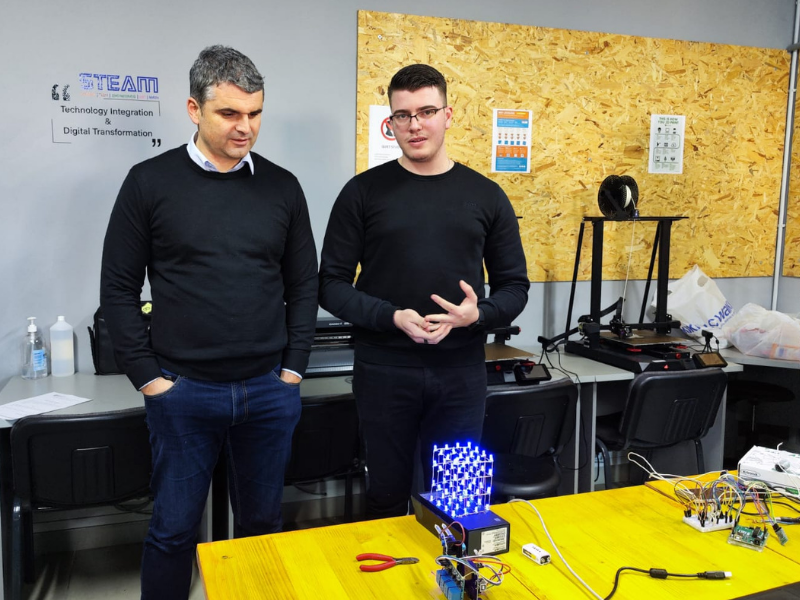 Kubo Lights, studenti i Informatikës Aplikuar ju prezanton projektin e tij