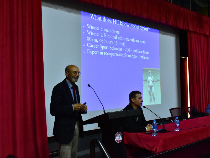 Prof. Emeritus Phil Bishop leksion të hapur në UniBA 