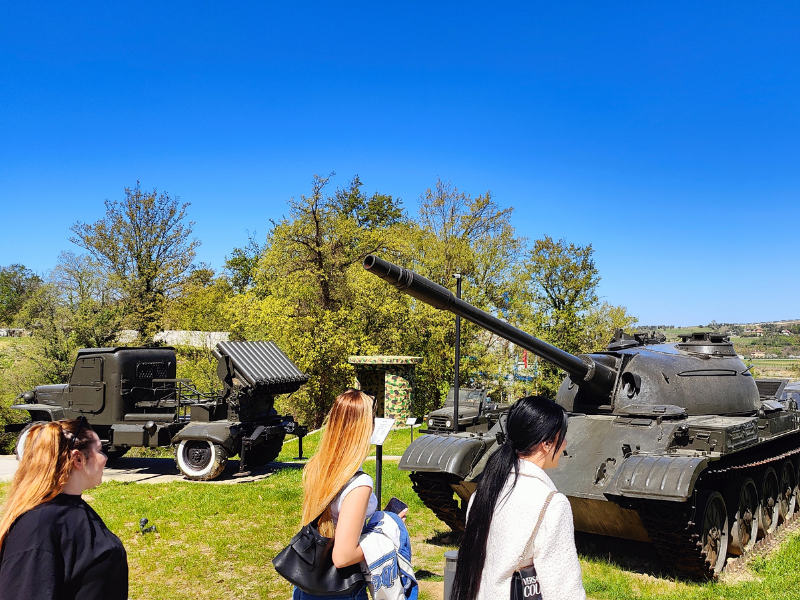 Vizitë tek Muzeu i Forcave të Armatosura