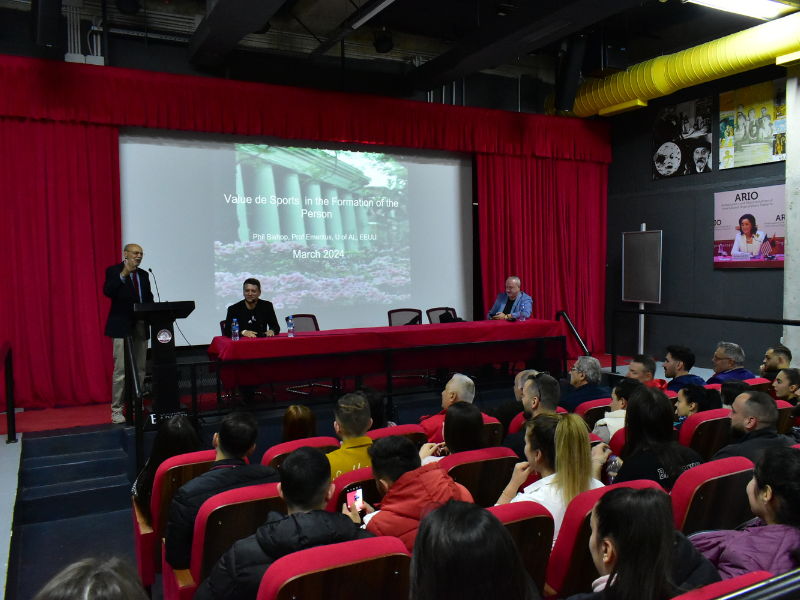 Prof. Emeritus Phil Bishop leksion të hapur në UniBA 