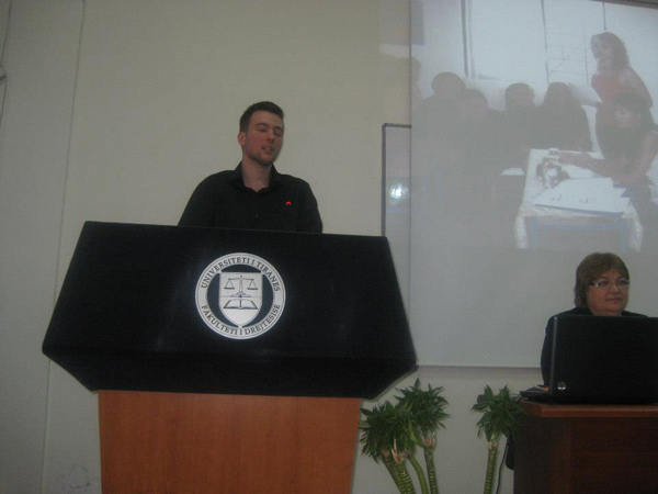 Studentja Zela Bilalaj fiton çmimin e tretë në konkursin me temë diskriminimin