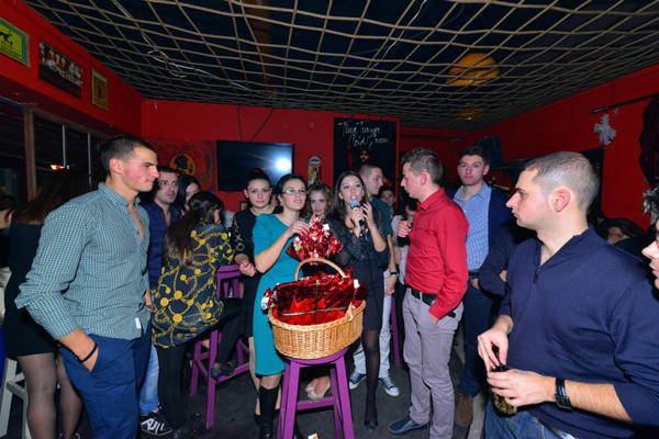 Disa momente nga Apocalyps Party, foto kujtime nga studentët e UB-së