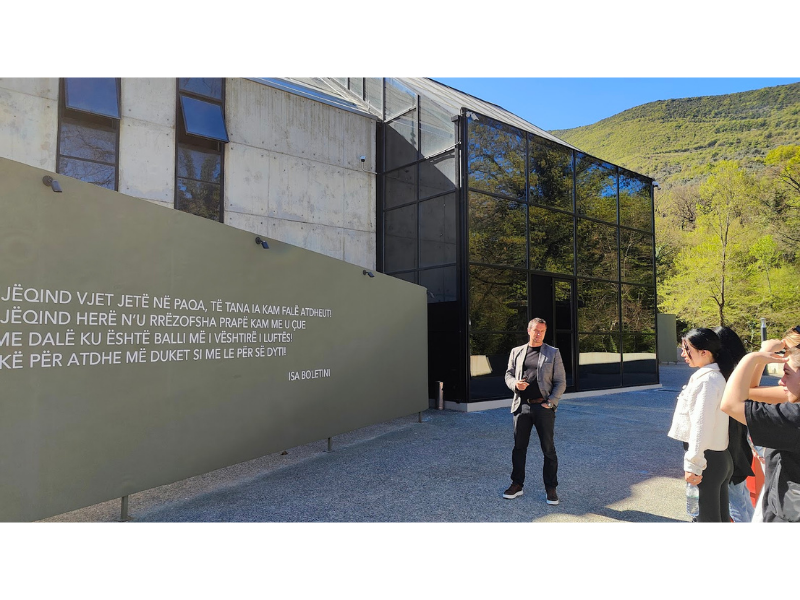 Vizitë tek Muzeu i Forcave të Armatosura