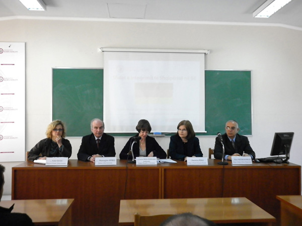 Leksion i hapur: Sfidat e Integrimit të Shqipërisë në Bashkimin Evropian