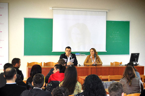 Prezantuesja e mirënjohur e Top Channel, Arbana Osmani në Universitetin Barleti