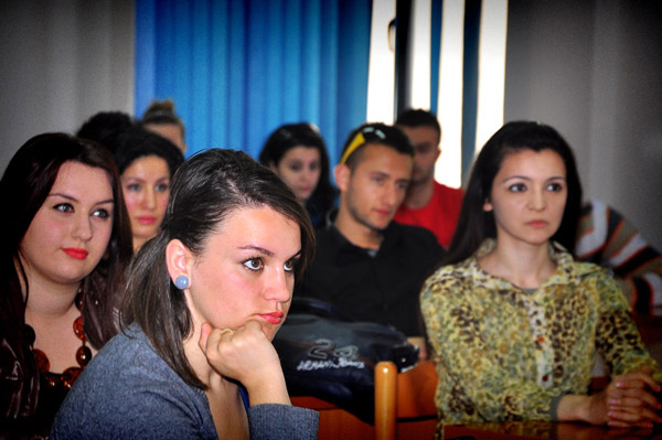 Prezantuesja e mirënjohur e Top Channel, Arbana Osmani në Universitetin Barleti