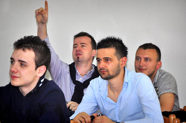 Prezantuesja e mirënjohur e Top Channel, Arbana Osmani në Universitetin Barleti