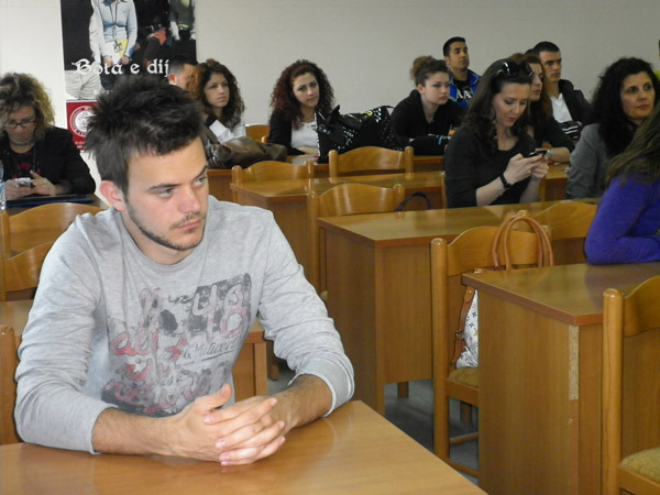 Rudina Xhunga në Universitetin Barleti