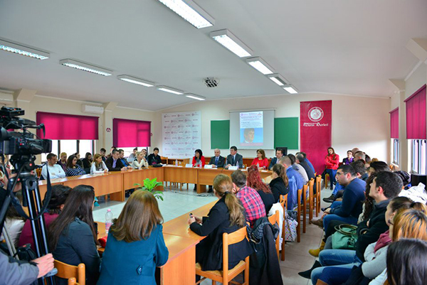 Leksioni i hapur me temë "Bipolarizimi Politik dhe Poli i Tretë"