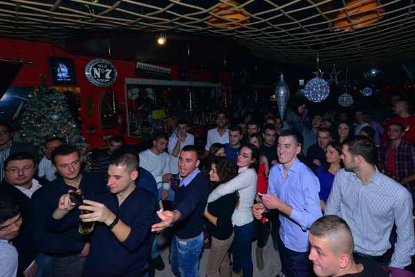 Disa momente nga Apocalyps Party, foto kujtime nga studentët e UB-së