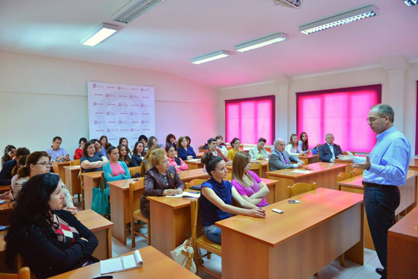 Leksione të hapura me temë: E Djathta Fetare në SHBA.