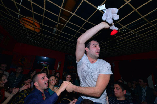 Disa momente nga Apocalyps Party, foto kujtime nga studentët e UB-së