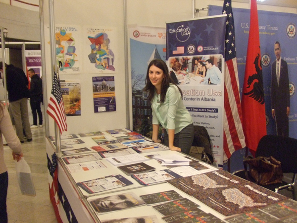 Education USA Advising Center in Albania ishte pjesë e Panairit të Librit 2012, prane stendes se Ambasades Amerikane