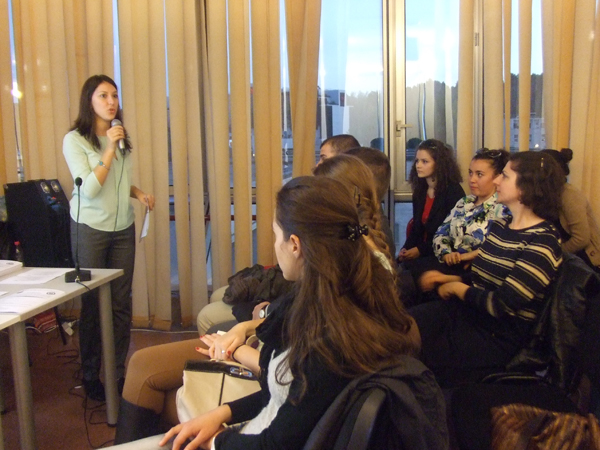 Education USA Advising Center in Albania ishte pjesë e Panairit të Librit 2012, prane stendes se Ambasades Amerikane