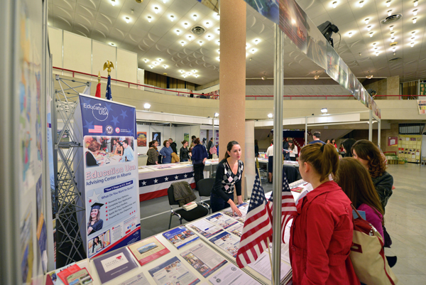 Education USA Advising Center in Albania ishte pjesë e Panairit të Librit 2012, prane stendes se Ambasades Amerikane