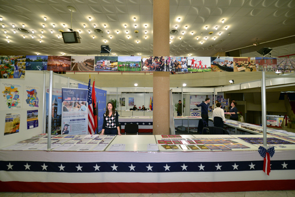 Education USA Advising Center in Albania ishte pjesë e Panairit të Librit 2012, prane stendes se Ambasades Amerikane