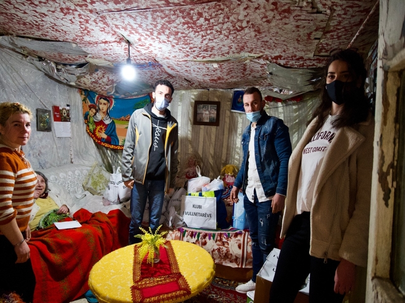 Klubi i Vullnetarëve në ndihmë të familjes Berisha