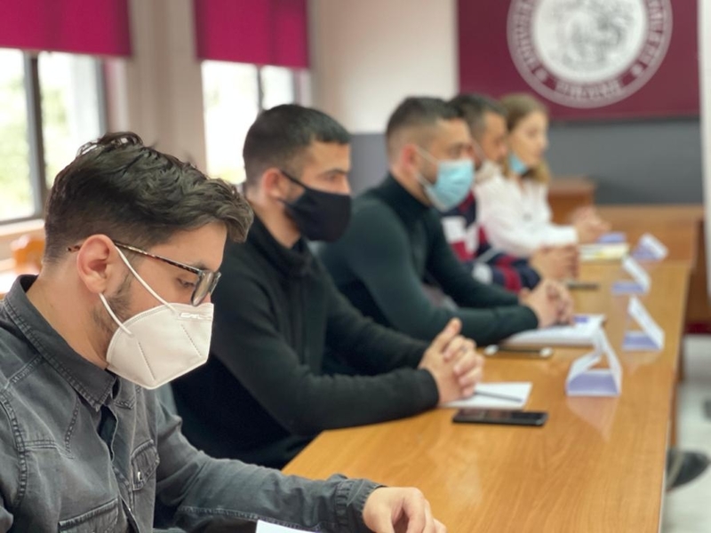 Debat Ndëruniversitar Barleti vs Metropolitani