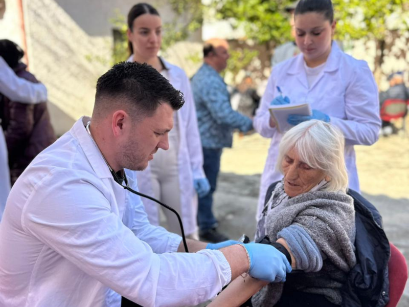 Nga auditorët në komunitet: Studentët e Infermierisë Barleti në veprim