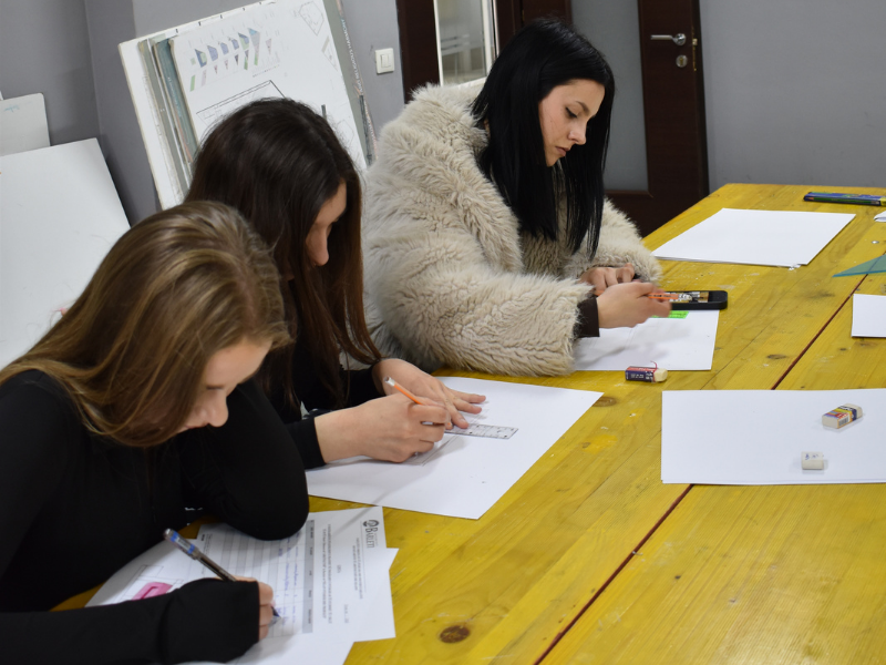 CREATHON në Universitetin Barleti: Krijimtaria dhe dizajni në fokus të të rinjve