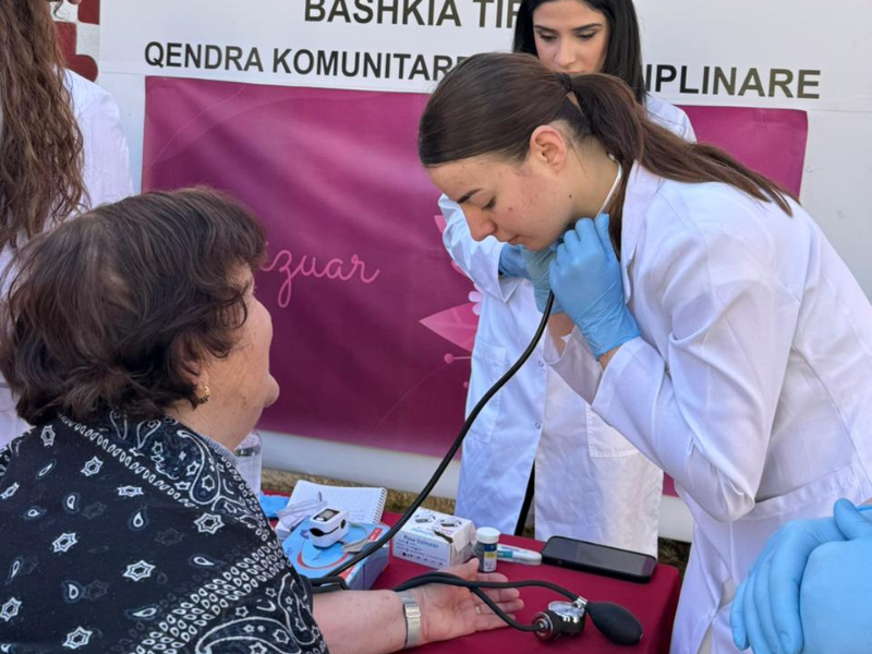 Nga auditorët në komunitet: Studentët e Infermierisë Barleti në veprim