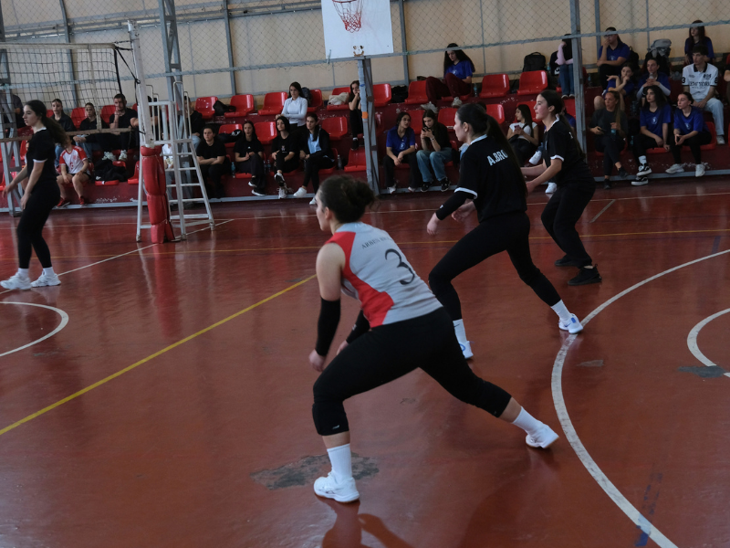 Kampionati i Volejbollit midis shkollave të mesme në Barlet