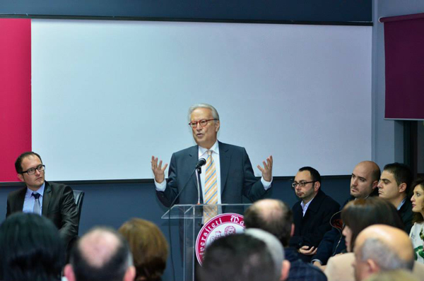 Hannes Swoboda – Bisedë e hapur me studentët rreth integrimit të Shqipërisë në BE dhe sfidat përpara.