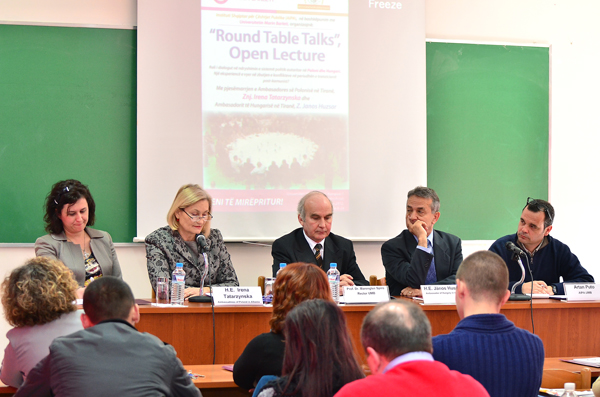 Tavolinë e rrumbullakët rreth rolit të dialogut në ndryshimin e sistemit autoritar në Poloni dhe Hungari