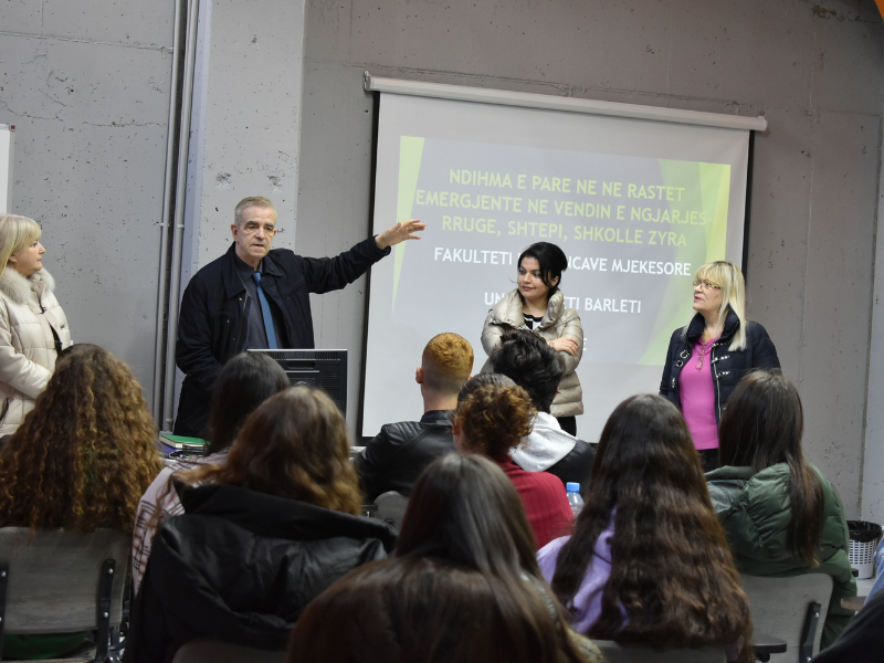 Workshop me temën: “Ndihma e parë në komunitetin rinor në raste aksidentesh. Elementet kyç që i duhen të njohin të rinjtë për të dhënë ndihmën e parë në raste të ndryshme”, me lektor Prof. Dr. Pirro Prifti.